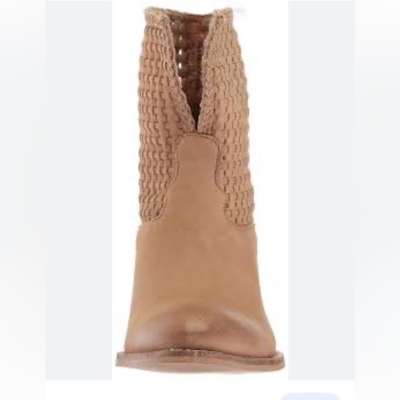 Splendid light brown shade boots. Brand new with tag. - Picture 2 of 5